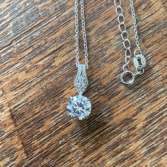 Silver and cubic zirconia necklace - Picture 3 of 5